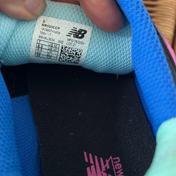 New Balance 530 Sneaker Neon Lights Size 7 Mens or 8.5 Women’s  NIB - Picture 13 of 13